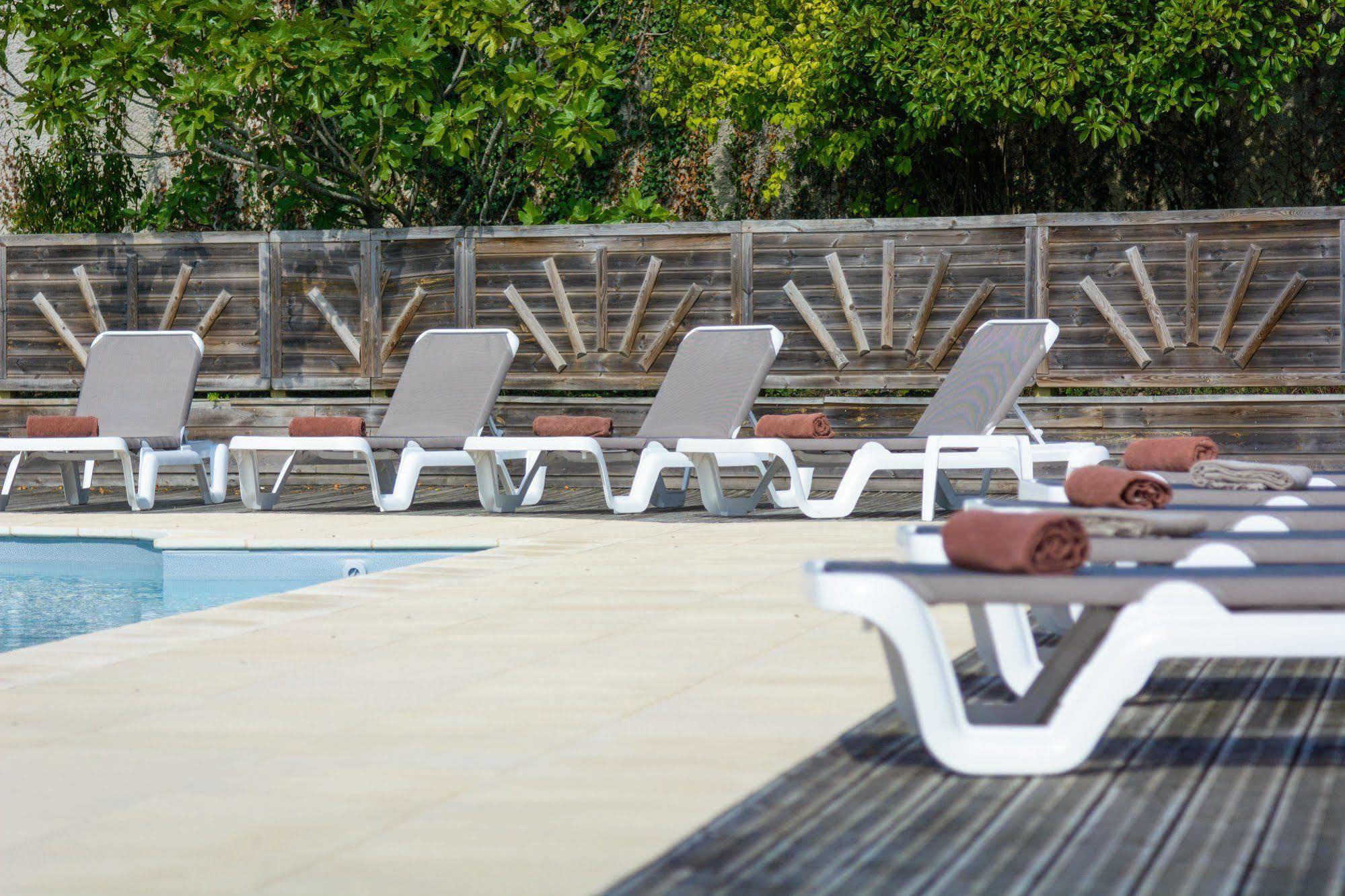 Cit'Hotel Le Relais Du Boisniard Chambretaud Екстер'єр фото